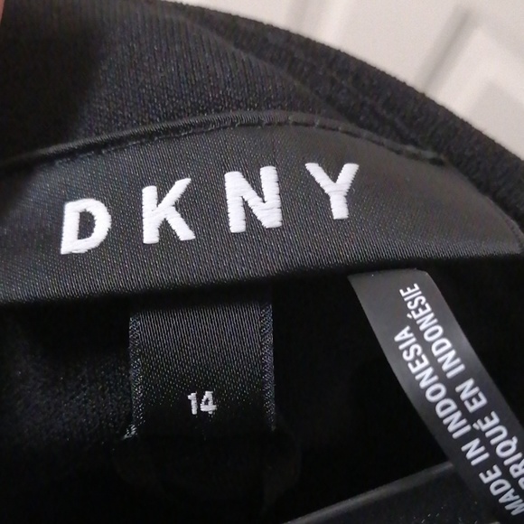 DKNY skirt size 14 - Picture 2 of 8